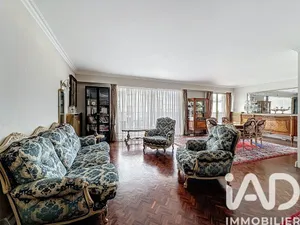 Apartment in Versailles (78000)