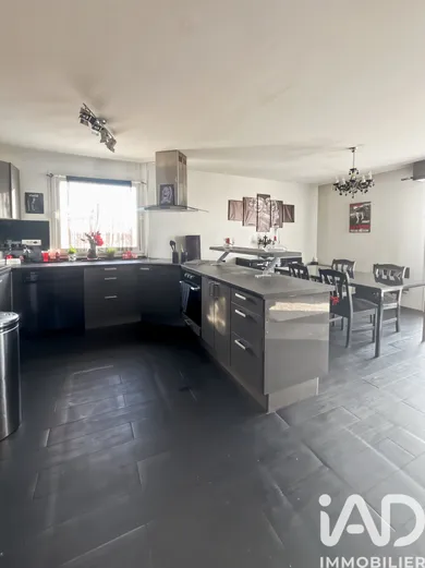 Apartment in Brie-Comte-Robert (77170)