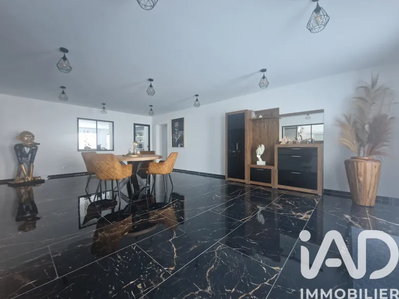 Maison 16 pièces 515 m² · à Hersin-Coupigny · 515 m² · 833 000 €