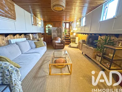Barge in Conflans-Sainte-Honorine (78700)
