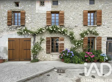 Maison de village à Sahune (26510)