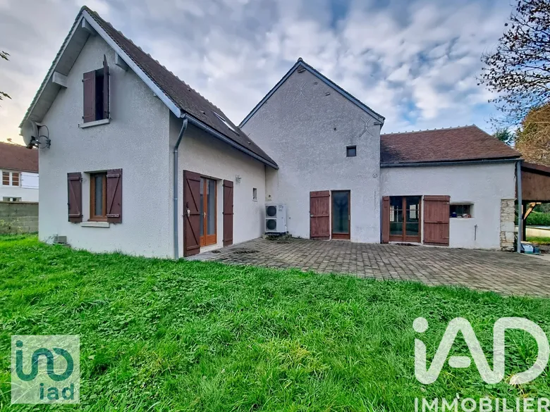 Maison 7 pièces 142 m² · à Lindry · 141,7 m² · 189 900 €