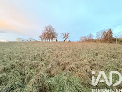 Building plot in Saint-Georges-de-Mons (63780)