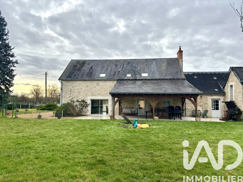 Maison 12 pièces 272 m² · à Hommes · 272 m² · 394 000 €