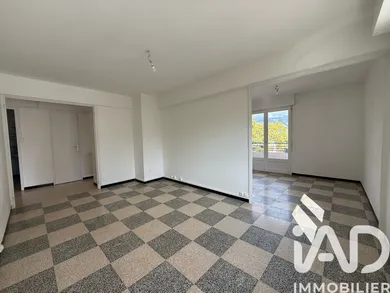 Apartment in Toulon (83000)