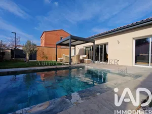 Traditional house in Fourques (66300)