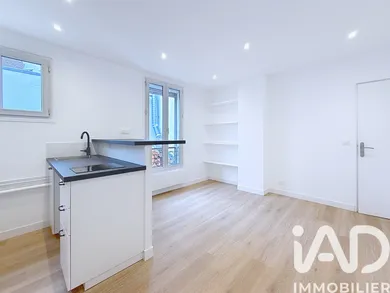 Apartment in Paris (75015)