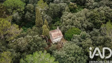 Land in uzes (30700)