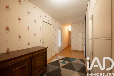 Apartment in Saumur (49400)