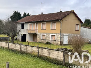 Maison de village à Ruffec (16700)