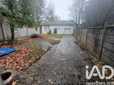 Building in Brienne-le-Château (10500)