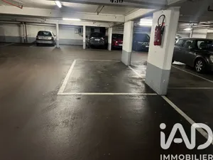 Parking à Paris (75016)