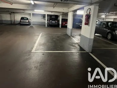 Parking à Paris (75016)
