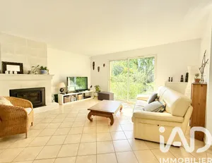 House in Camblanes-et-Meynac (33360)