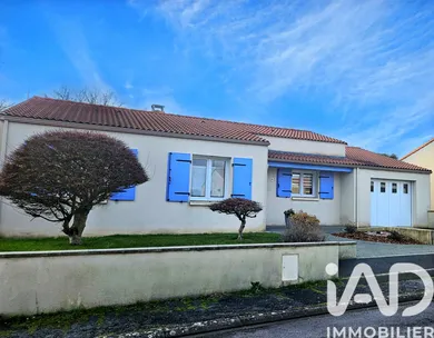 Maison traditionnelle à La Chaize-le-Vicomte (85310)