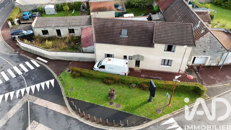 Maison 6 pièces 152 m² · à Monceaux · 152 m² · 245 000 €