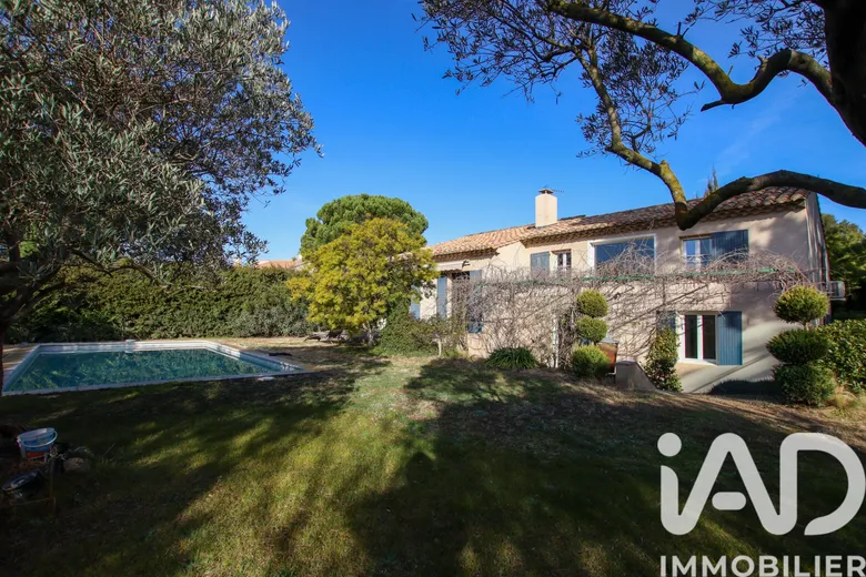 Maison 5 pièces 138 m² · à Saint-Rémy-de-Provence · 138 m² · 1 090 000 €