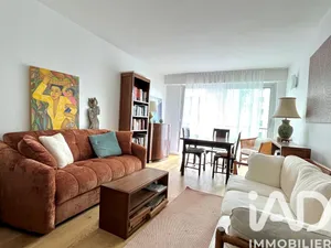 Apartment in Paris (75019)