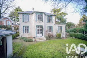 House in Sèvres (92310)
