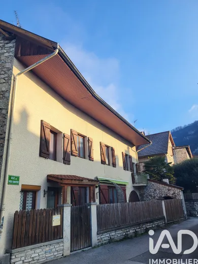 Village house in Serrières-de-Briord (01470)