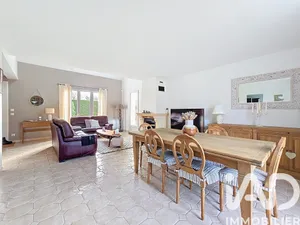 Traditional house in Mandres-les-Roses (94520)