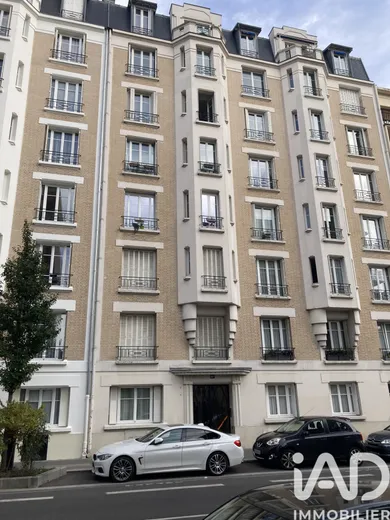 Apartment in Saint-Mandé (94160)