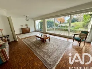 Apartment in Montmorency (95160)