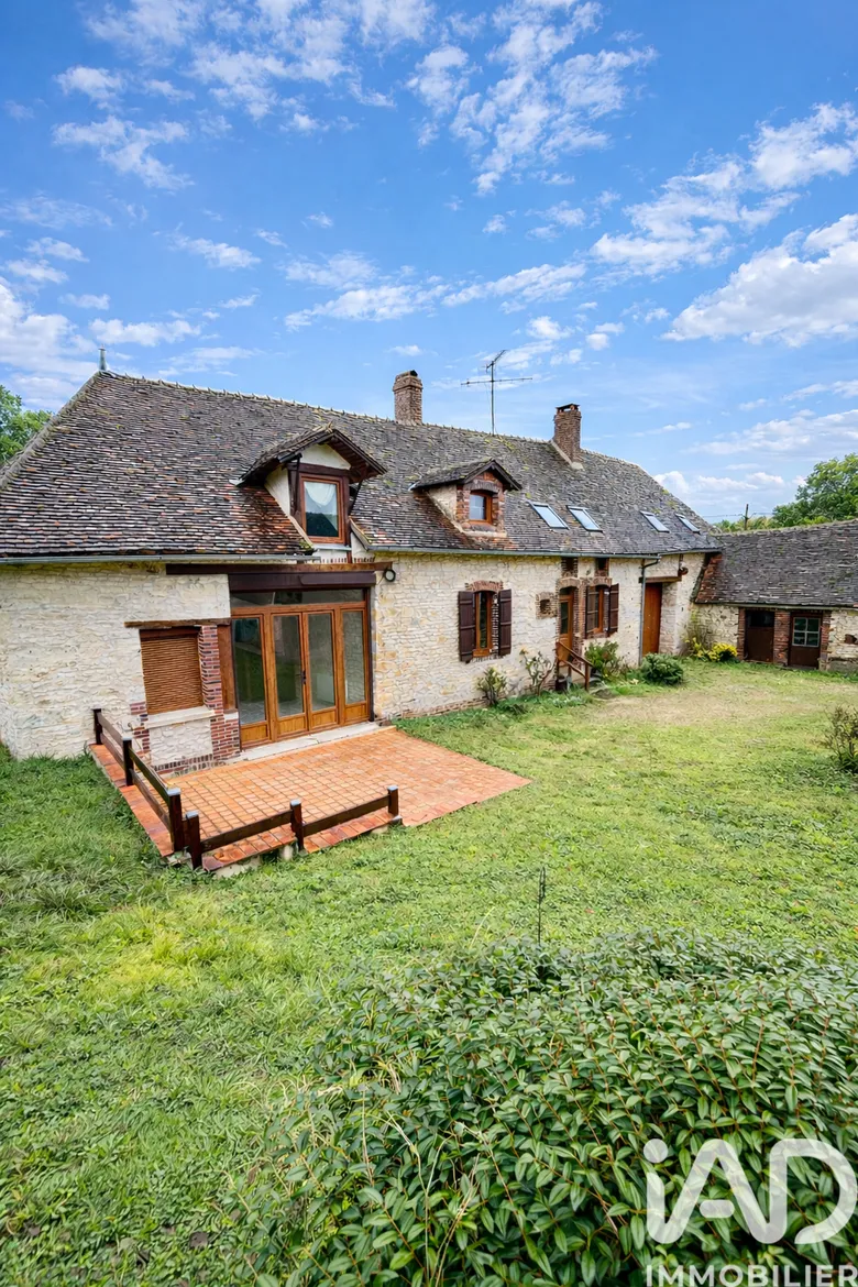 Maison 9 pièces 190 m² · à Poilly-sur-Tholon · 190,1 m² · 250 000 €