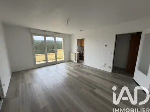 Apartment in Plaisir (78370)
