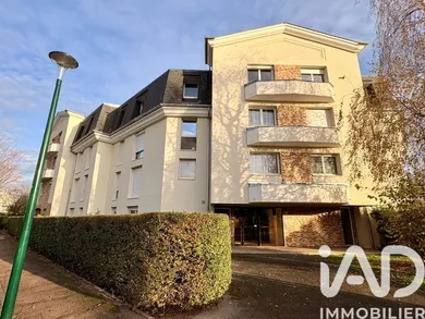 Apartment in Noiseau (94880)