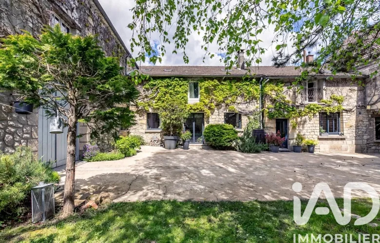 Maison 5 pièces 370 m² · à Viarmes · 370 m² · 940 000 €