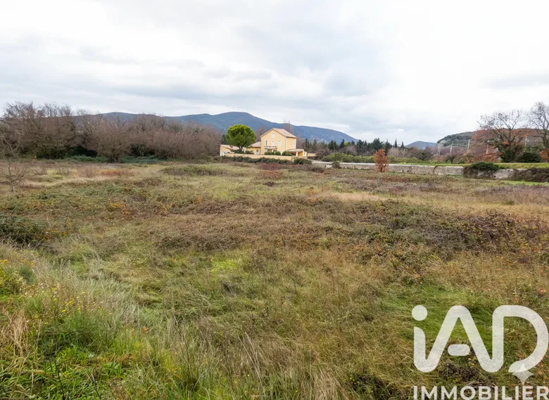 Terrain à bâtir à Donzère (26290) · 180 000 €