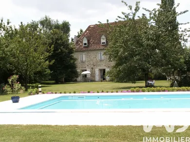 Demeure à Carrère (64160)