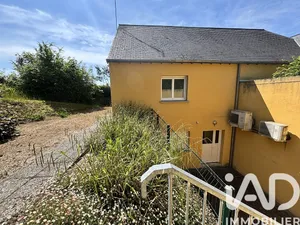 Immeuble à Saint-Denis-de-Gastines (53500)