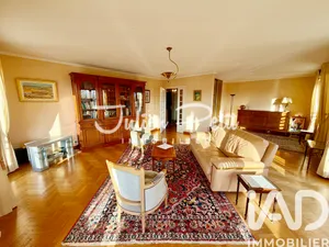 Apartment in Le Plessis-Robinson (92350)