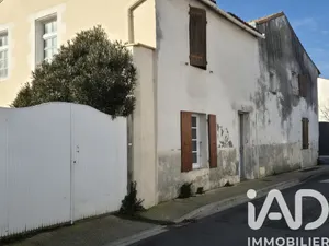 Apartment in La Rochelle (17000)
