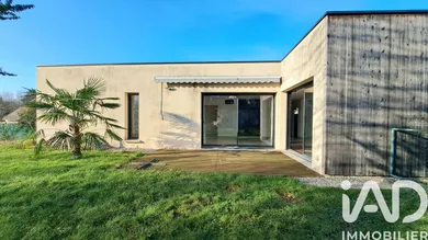 House in Clérey (10390)