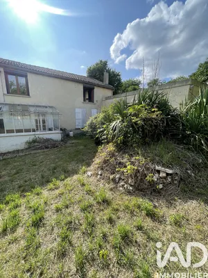 House in Paron (89100)