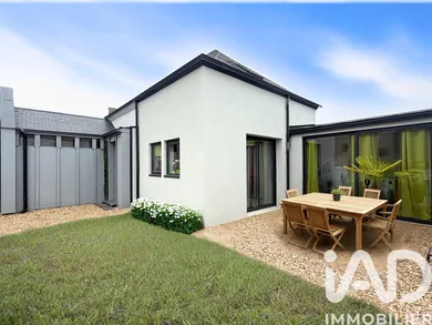 Townhouse in Mettray (37390)