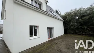 Architectural house in Chartrettes (77590)