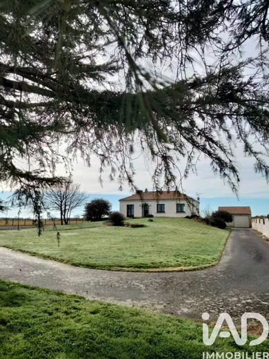 Maison de campagne à La Bruffière (85530)