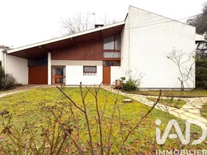 Architectural house in Mérignac (33700)