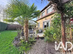 House in Angiens (76740)