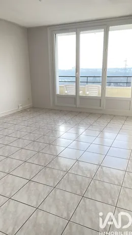 Apartment in Pontoise (95300)