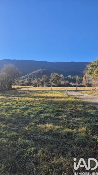 Building plot in Les Omergues (04200)