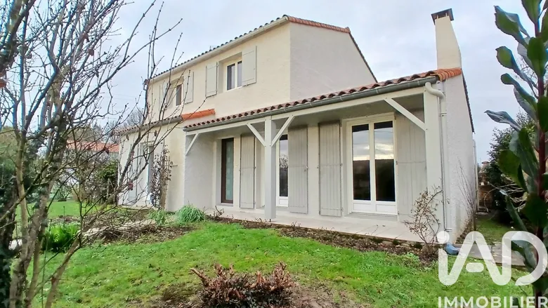Maison 6 pièces 125 m² · à Dompierre-sur-Yon · 125 m² · 259 900 €