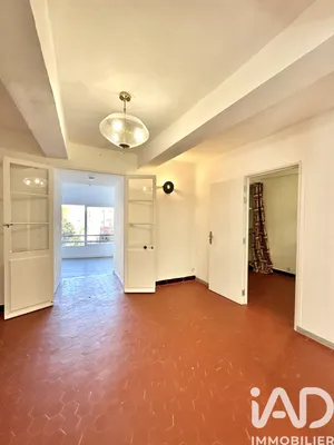 Apartment in Hyères (83400)