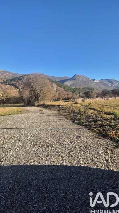Terrain à bâtir à Les Omergues (04200)
