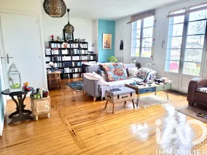 Apartment in Bordeaux (33300)