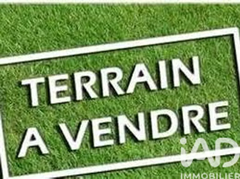 Terrain à bâtir à La Chapelle-des-Marais (44410) · 80 900 €